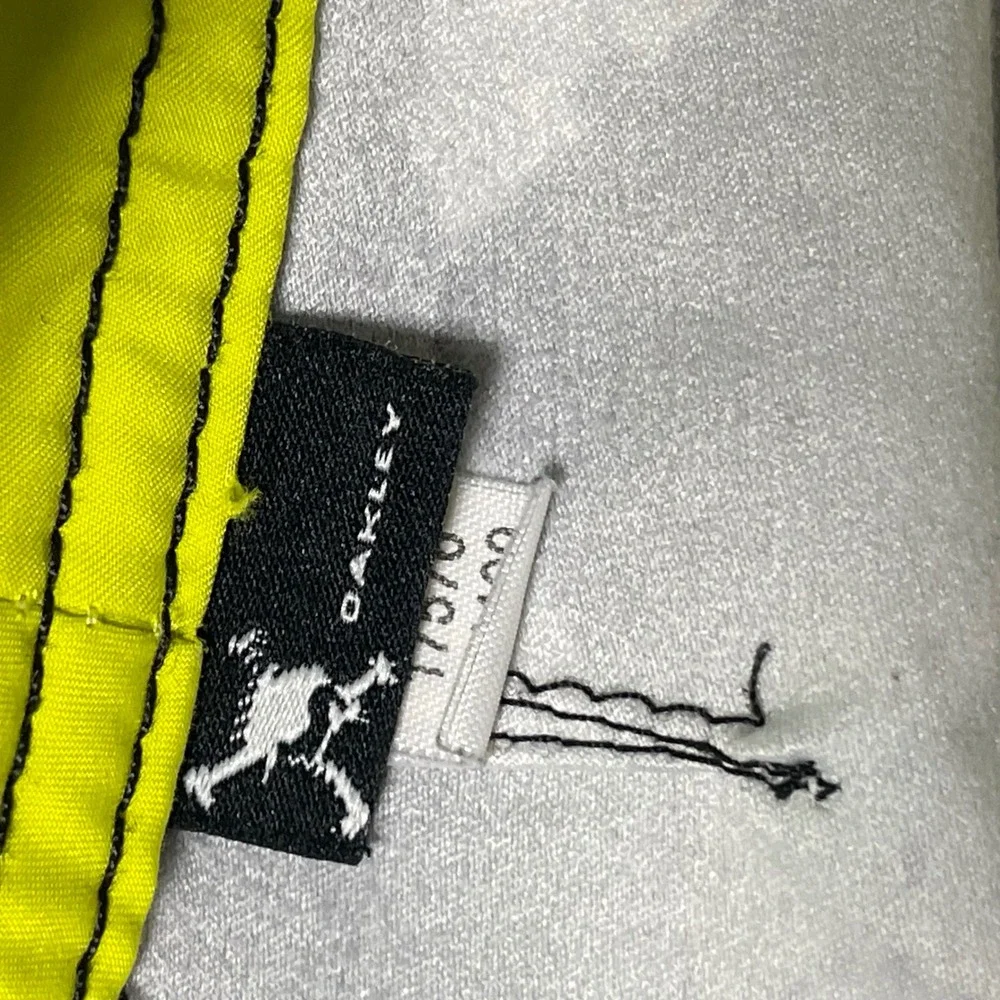 Oakley Frogskin Technology Board Shorts Mens 36 Black Yellow Graphic Surf Y2K‎